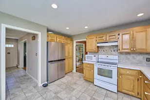 70 Harrington Rd, Framingham, MA 01701 - Photo 8