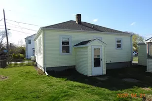 14 McCallion St, Swansea, MA 02777 - Photo 4