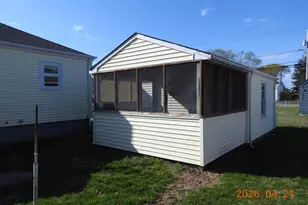 14 McCallion St, Swansea, MA 02777 - Photo 6