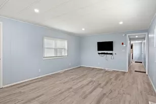 46 Louie Ln, Raynham, MA 02767 - Photo 16