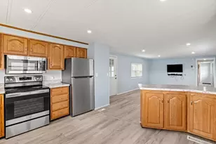 46 Louie Ln, Raynham, MA 02767 - Photo 14