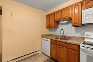 180 Main St, Bridgewater, MA 02324 - Photo 8