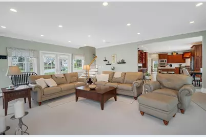 215 Lexington Road, Dracut, MA 01826 - Photo 16
