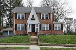 22 Longfellow Rd, Worcester, MA 01602 - Photo 2
