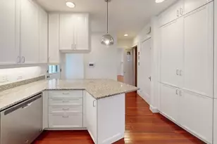 22 Longfellow Rd, Worcester, MA 01602 - Photo 4