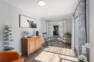8 Alfred Pl, Woburn, MA 01801 - Photo 8