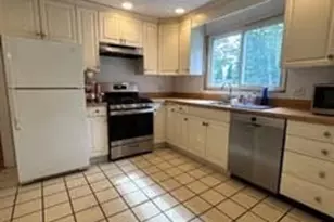 23 Heath St, Brookline, MA 02445 - Photo 6