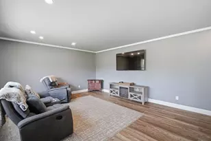 110 Nora Ln, Ludlow, MA 01056 - Photo 8