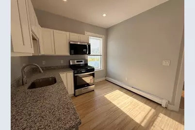 8 Carnes #2R, Lynn, MA 01905 - Photo 2
