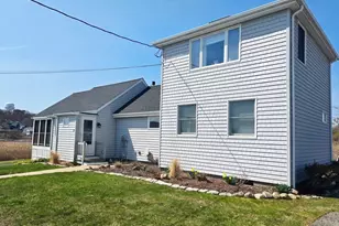 19 Dartmouth Rd, Ipswich, MA 01938 - Photo 2