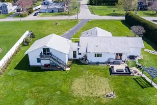 136 Old Fall River Rd, Swansea, MA 02777 - Photo 6