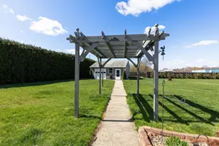 136 Old Fall River Rd, Swansea, MA 02777 - Photo 10