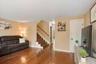 17 Sharron Dr, Easton, MA 02375 - Photo 2