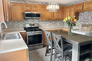 46-48 Kent Rd, Springfield, MA 01129 - Photo 2