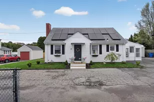 37 Blakely Ct, Fall River, MA 02720 - Photo 2