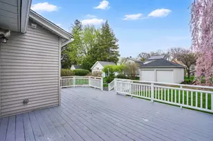 51 Hartford Terrace, Springfield, MA 01118 - Photo 32