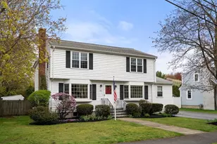 15 Walton St, Wakefield, MA 01880 - Photo 2