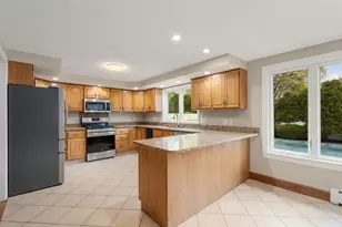 15 Walton St, Wakefield, MA 01880 - Photo 10
