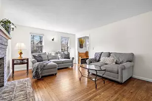 7 Holbrook St, Medway, MA 02053 - Photo 18