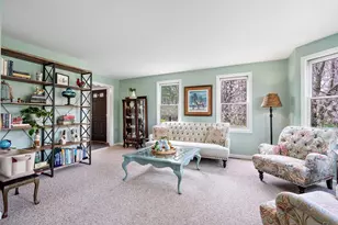 7 Holbrook St, Medway, MA 02053 - Photo 4