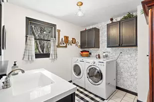 7 Holbrook St, Medway, MA 02053 - Photo 16