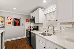 11 Oak St, Wellesley, MA 02482 - Photo 8
