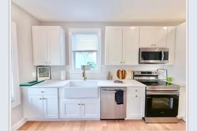 20 Broad St #3, Medway, MA 02053 - Photo 2