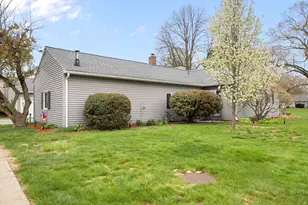 165 Applewood Dr, Chicopee, MA 01022 - Photo 34
