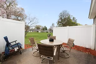 165 Applewood Dr, Chicopee, MA 01022 - Photo 28