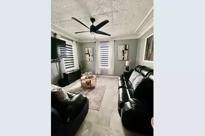 5 Vernon St, Holyoke, MA 01040 - Photo 4