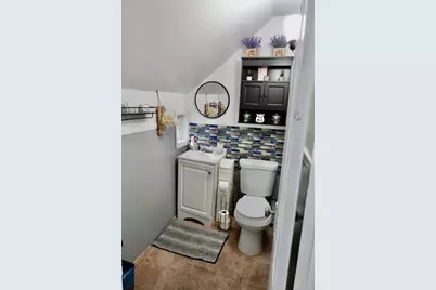 5 Vernon St, Holyoke, MA 01040 - Photo 8