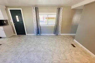 11 Lamplighter Ln, Springfield, MA 01119 - Photo 10