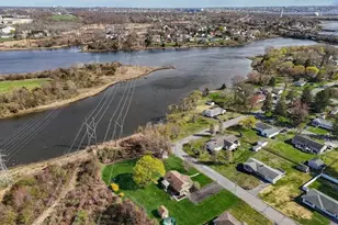 67 Montgomery Rd, Swansea, MA 02777 - Photo 32