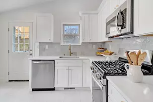 187 Colburn St, Dedham, MA 02026 - Photo 4