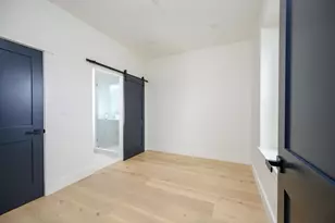 21 Tanglewood Rd, Boston, MA 02124 - Photo 16