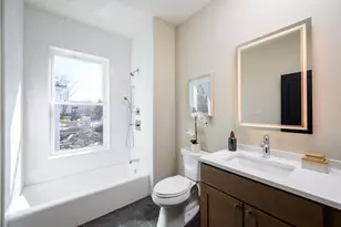 21 Tanglewood Rd, Boston, MA 02124 - Photo 20