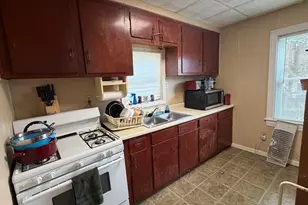 66 Hargraves St, Fall River, MA 02723 - Photo 4
