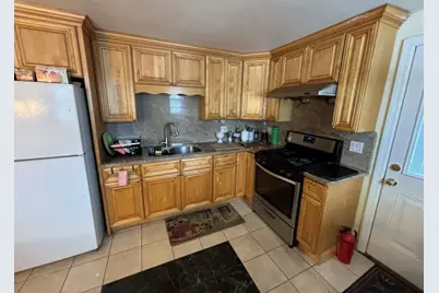 11 Othello St, Brockton, MA 02301 - Photo 4