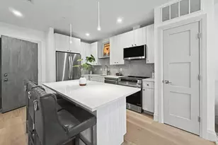 34 Oak St, Boston, MA 02136 - Photo 20