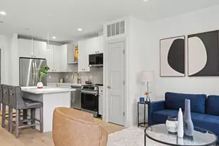 34 Oak St, Boston, MA 02136 - Photo 10