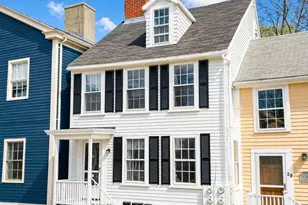 31 Mugford St, Marblehead, MA 01945 - Photo 2