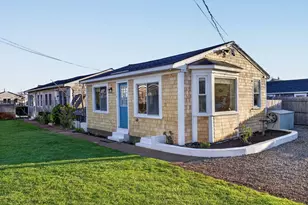 887 Commercial St, Provincetown, MA 02657 - Photo 2