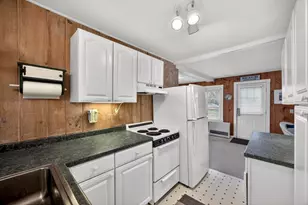 887 Commercial St, Provincetown, MA 02657 - Photo 24