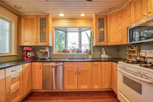 69 Maple St, New Bedford, MA 02740 - Photo 14
