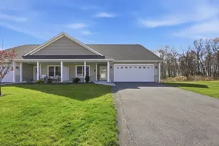 27 Lodge Ln, Wilbraham, MA 01095 - Photo 2