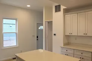 96 Howard St, Cambridge, MA 02139 - Photo 4