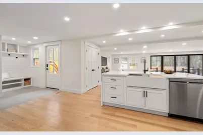 30 Oakridge Ave, Natick, MA 01760 - Photo 4