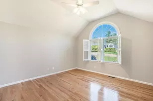 61 Hillview Ln, Northbridge, MA 01588 - Photo 10