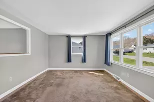 51 Holly Ln, Westport, MA 02790 - Photo 6