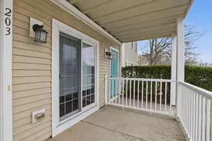 203 Allerton Commons Ln, Braintree, MA 02184 - Photo 2